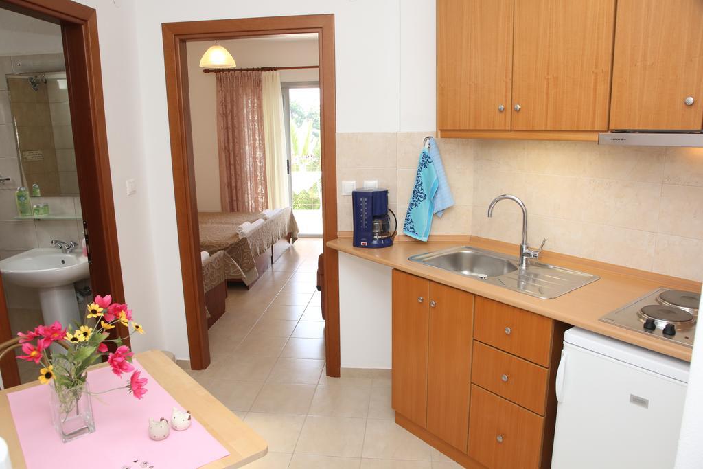 Kastoria Hotel Apartments Hanioti Quarto foto